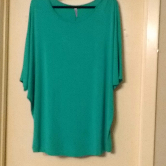 Superlive Tops - cute cute!! 3/$25👍🌷💝